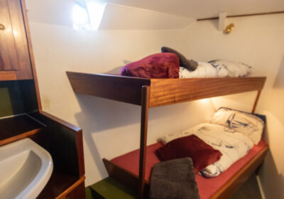De bedden op tallship Meander