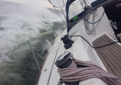 Huur een boot met schipper op de Oostzee
