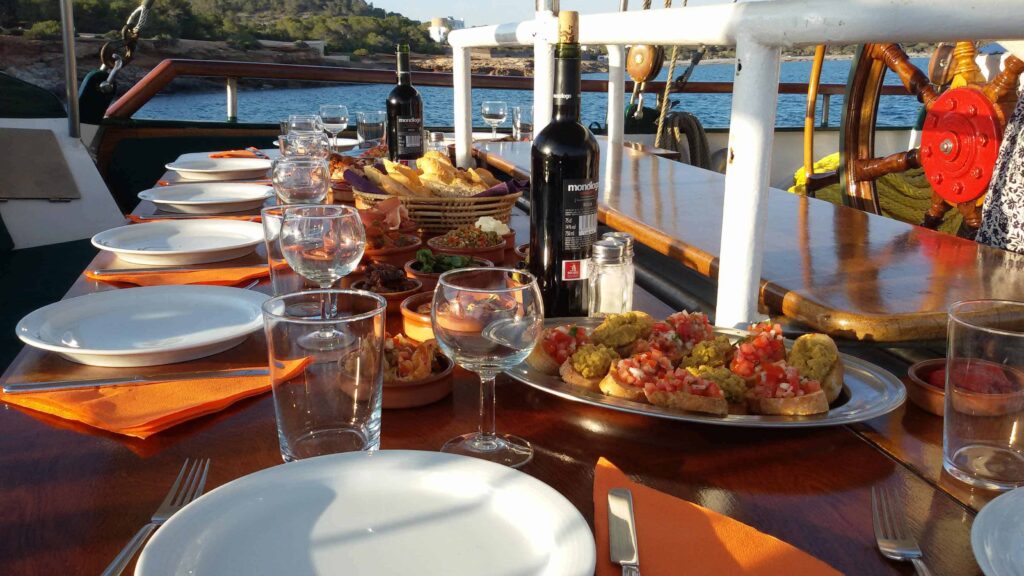 Köstliches Essen auf dem Tallship Sir Robert