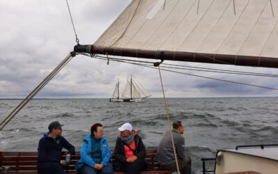 Gasten op het middendek van de Elegant