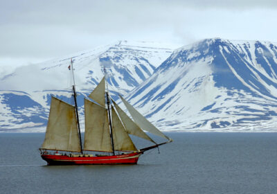 noorderlicht-vol-zeil Tallship Noorderlicht onder vol zeil