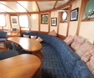 Dagverblijf op expeditieschip tijdens Antarctica zeilrei