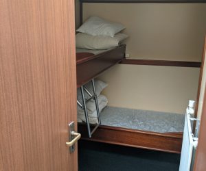 Slaapcabine aan boord van Antarctica expeditie schip