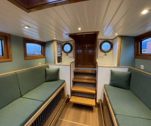 Zitbanken op schoener Quadra