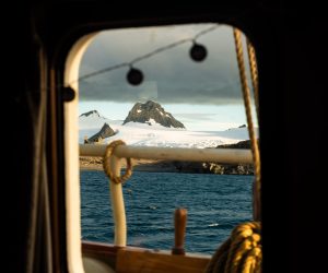 Poolexpeditie Antarctica zeiltocht met ongerepte natuur en ijsbergen